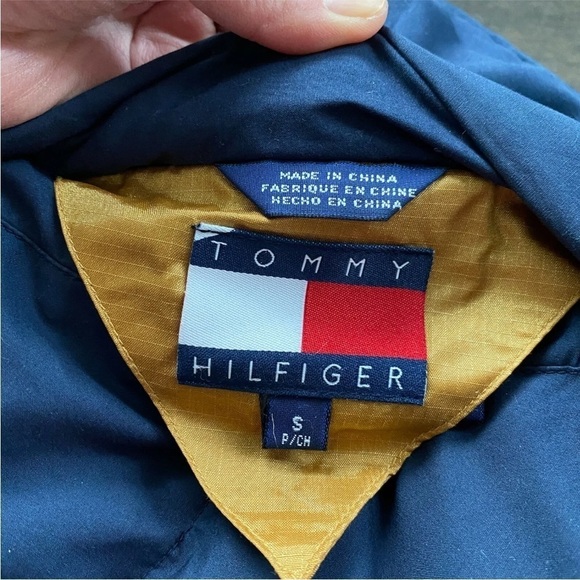 TOMMY Hilfiger Mens Sz S REVERSIBLE DOWN Puffer Vest Gold Navy - Picture 6 of 9